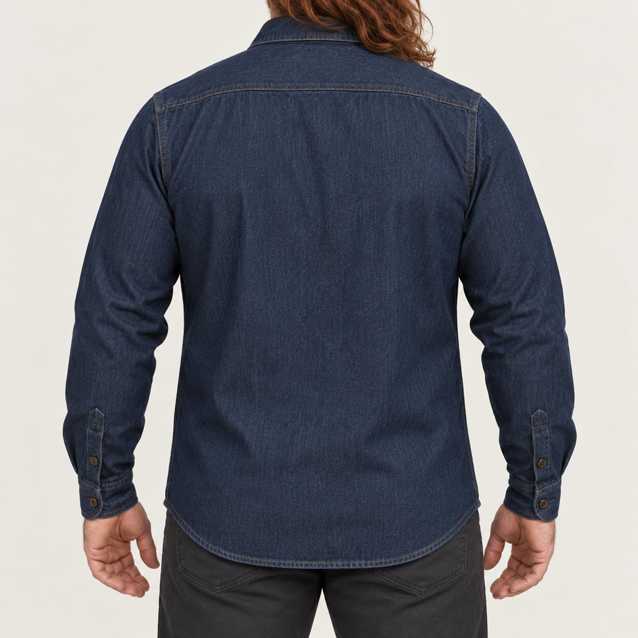 Camisa de trabalho na cor Índigo, no corpo, costas