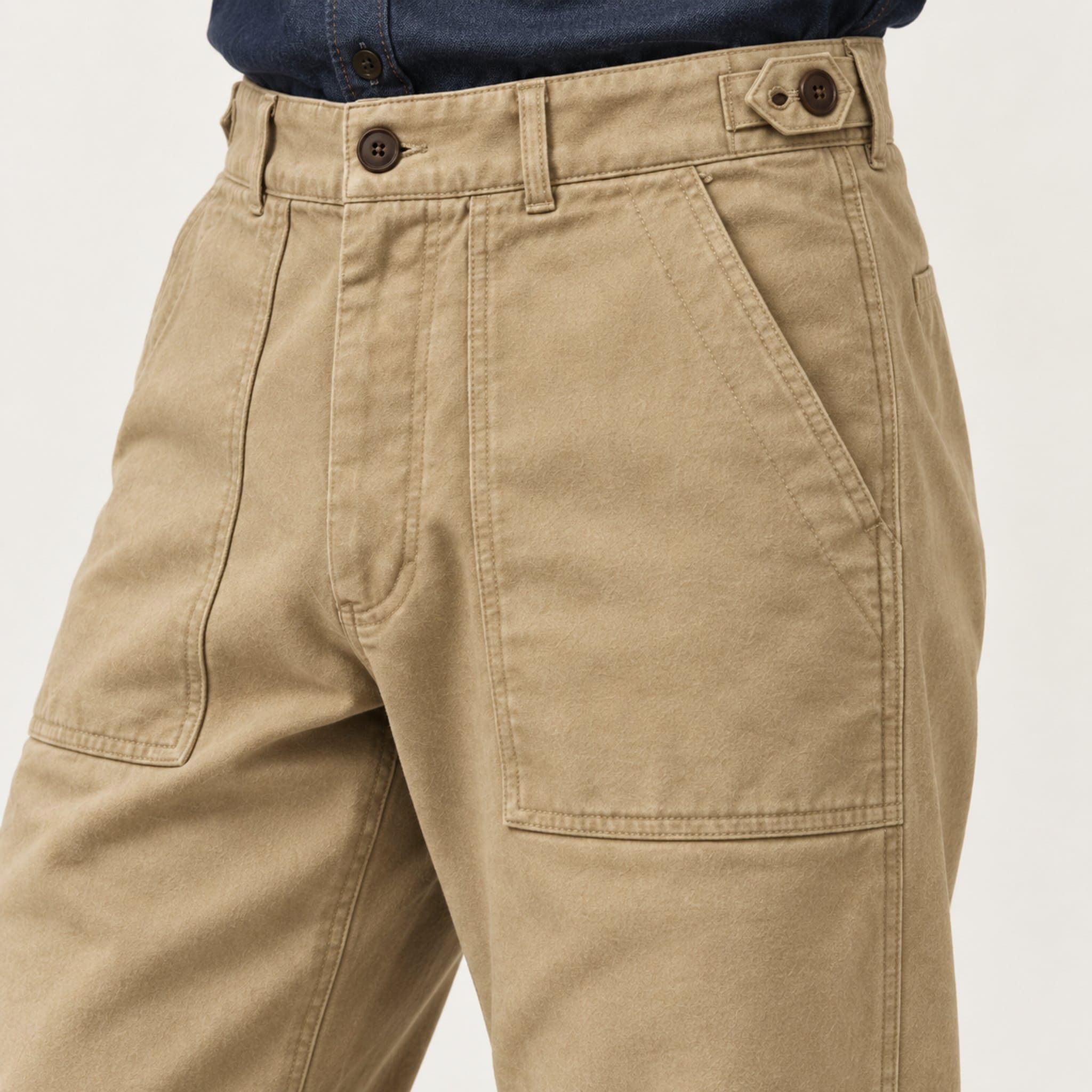 Calça fatigue na cor Aveia, detalhe