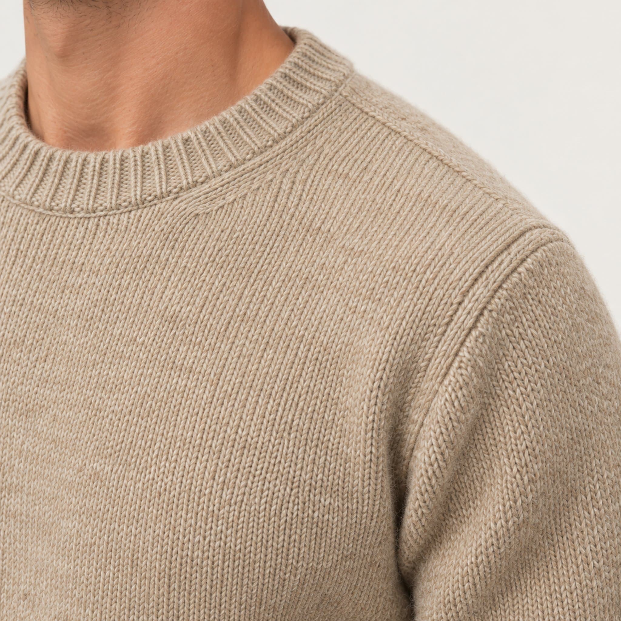 Suéter Shetland na cor Aveia, detalhe